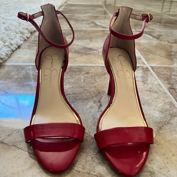 Red heels - Picture 2 of 4